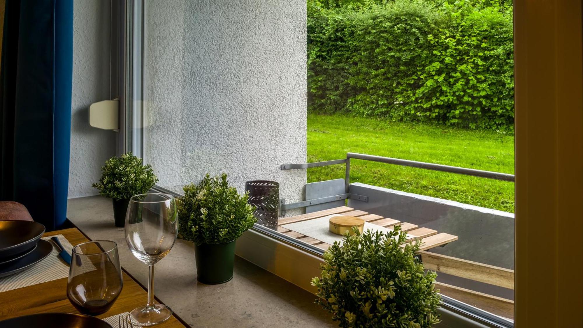 Gross, Modern, Zentrumsnah Mit Parkplatz Und Garten Ulm Buitenkant foto